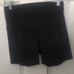 Lululemon compression short.